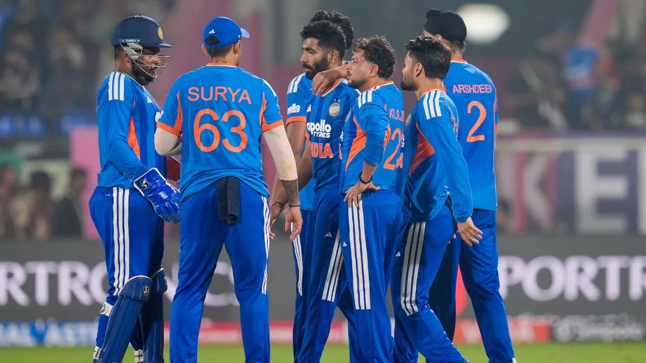 IND Vs ENG: ఇంగ్లండ్తో సెమీస్లో గెలిచి ఫైనల్ అడుగుపెట్టినా.. టీమిండియాను రెండు పెద్ద గండాలు భయపెడుతున్నాయి. IND Vs ENG: ఇంగ్లండ్తో సెమీస్లో గెలిచి ఫైనల్ అడుగుపెట్టినా.. టీమిండియాను రెండు పెద్ద గండాలు భయపెడుతున్నాయి.